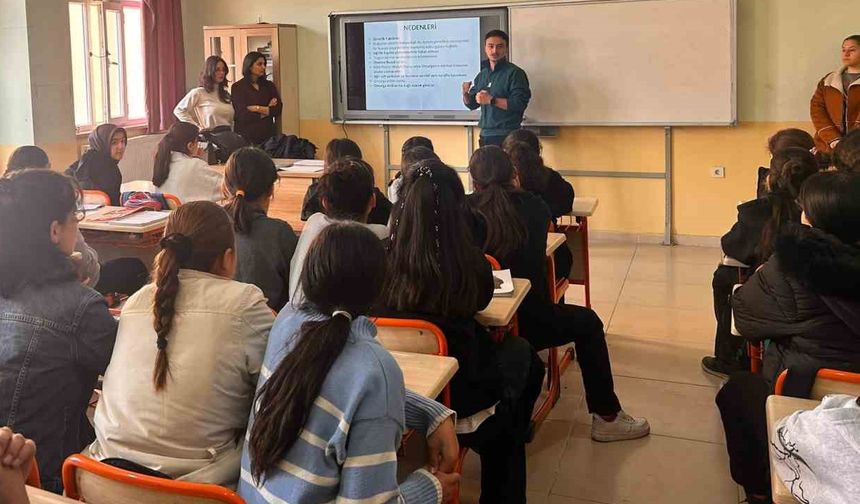 Muş'ta Köy Okullarındaki Öğrencilere Skolyoz Taraması