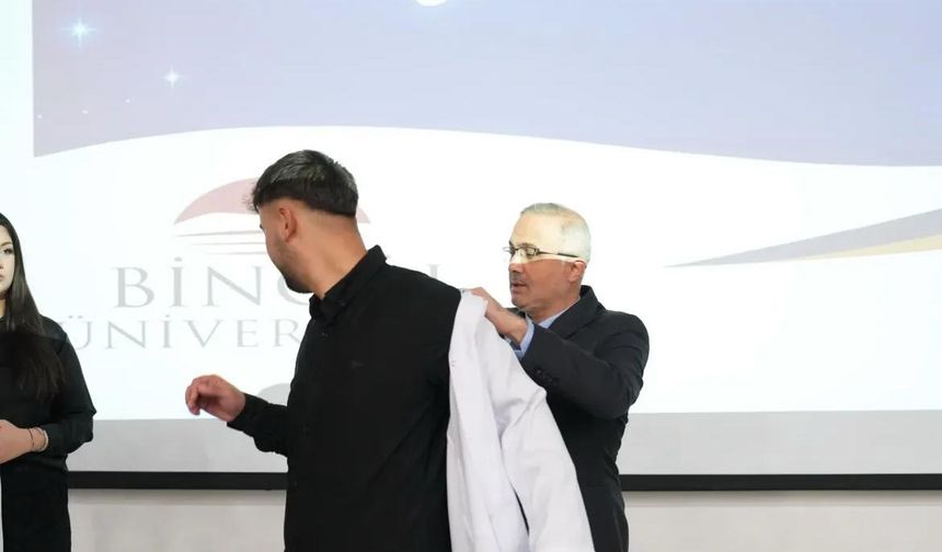 Diş Hekimliği Fakültesi’nde Önlük Giyme Töreni Gerçekleşti