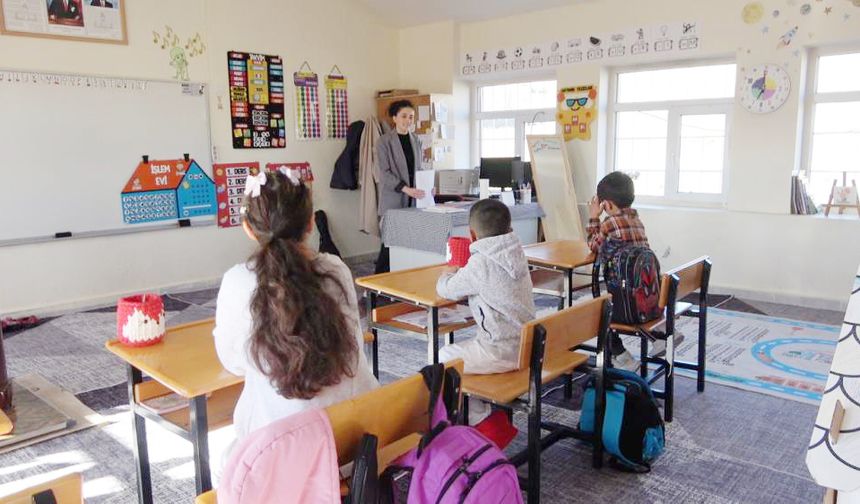 Bingöl’de köy okuluna yürek ısıtan dokunuş