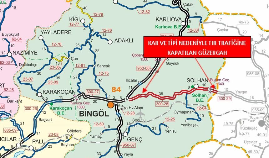 Bingöl-Muş Yolunda TIR Trafiğine Kar Engeli