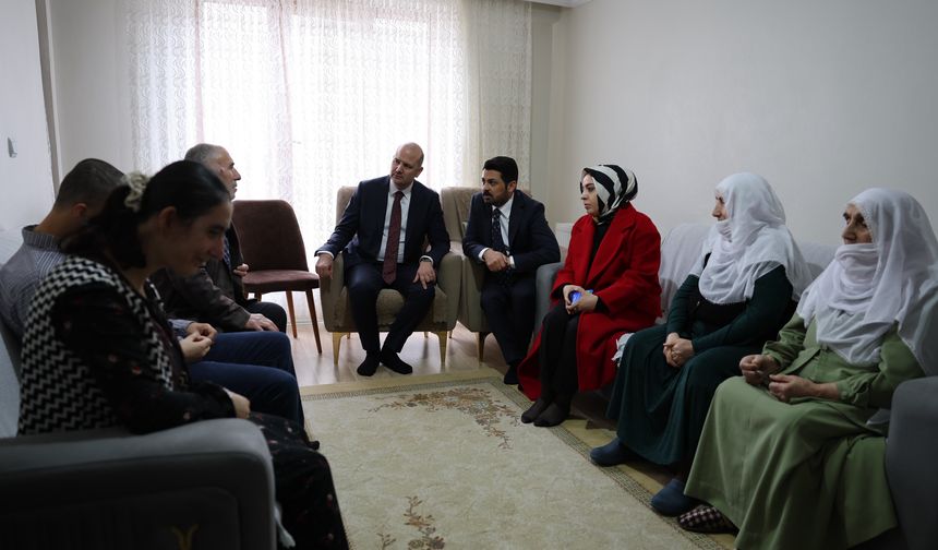 AK Parti Genel Başkan Yardımcısı İleri, Bingöl’de Hane Ziyaretlerinde Bulundu