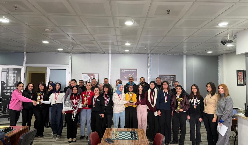 Bingöl’de Gençler A Kız Satranç İl Birinciliği Müsabakaları Tamamlandı