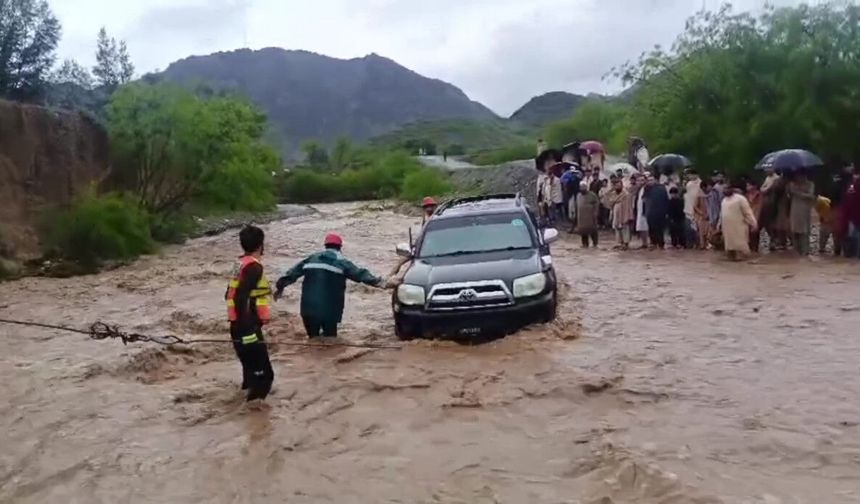 Pakistan’da şiddetli yağış: 7 ölü, 33 yaralı