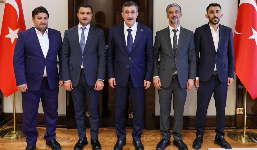 Mesut Kurtaran ve Yönetiminden Cumhurbaşkanı Yardımcısı Yılmaz'a Ziyaret