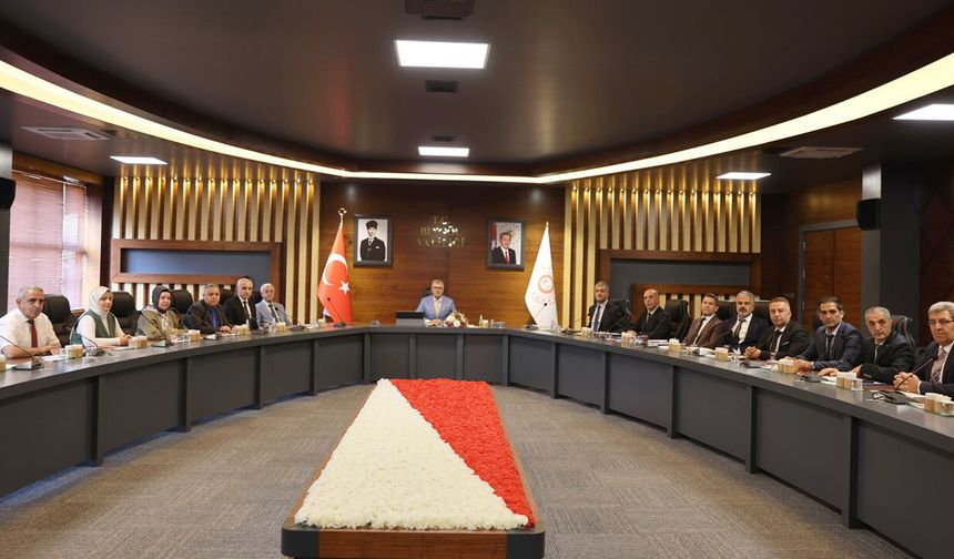 Vali Çelik'ten 'Vatandaş Odaklı' Hizmet Talimatı