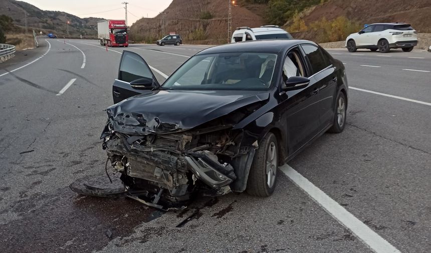 Bingöl Erzurum Yolunda Kaza: 3 Yaralı