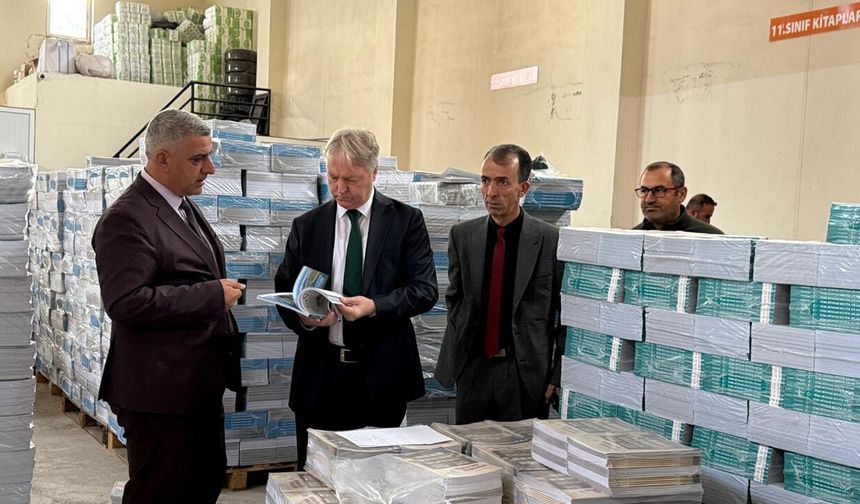 İl Müdüründen Kitap Deposu’nda İnceleme